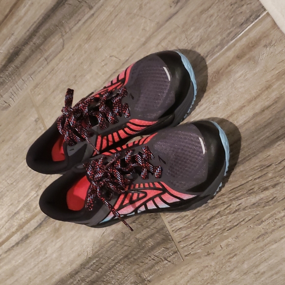 Brooks Shoes - Like new Brooks energize sneakers